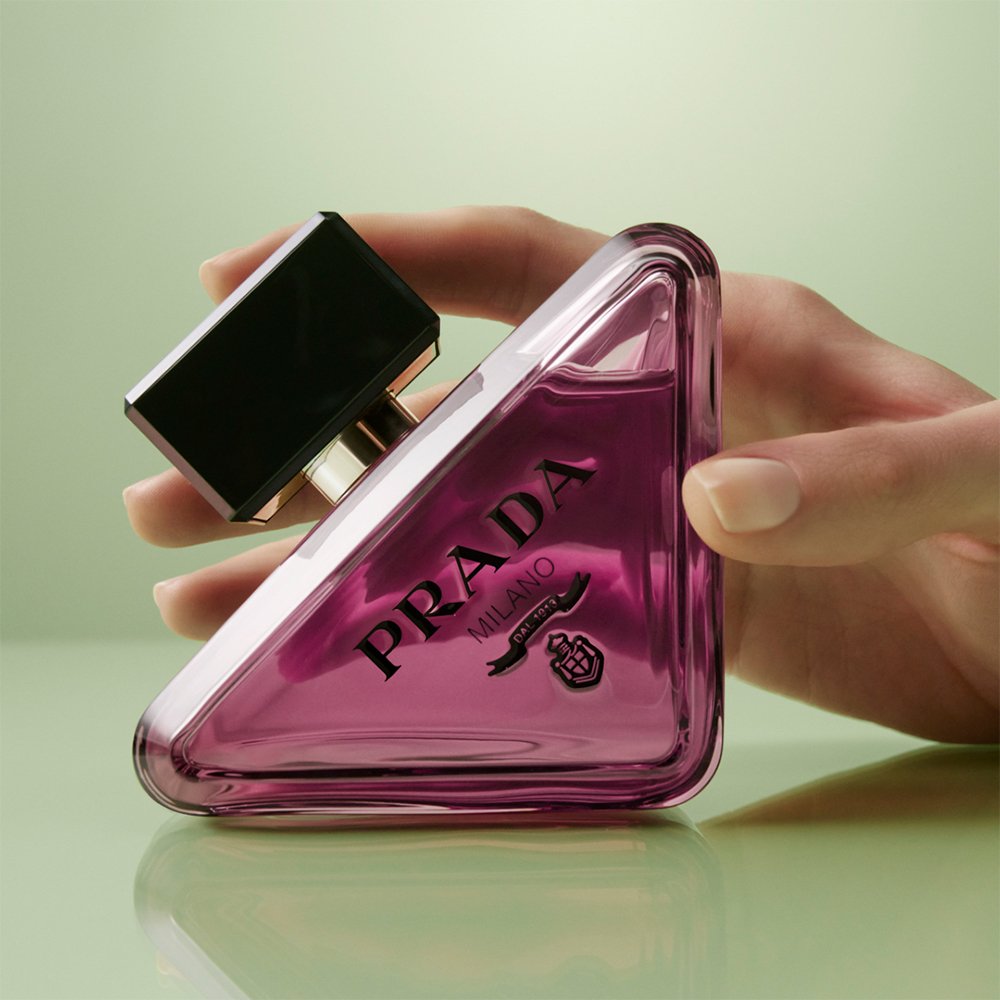Prada Paradoxe Sweet Chemistry: чёрная смородина и молочный нероли